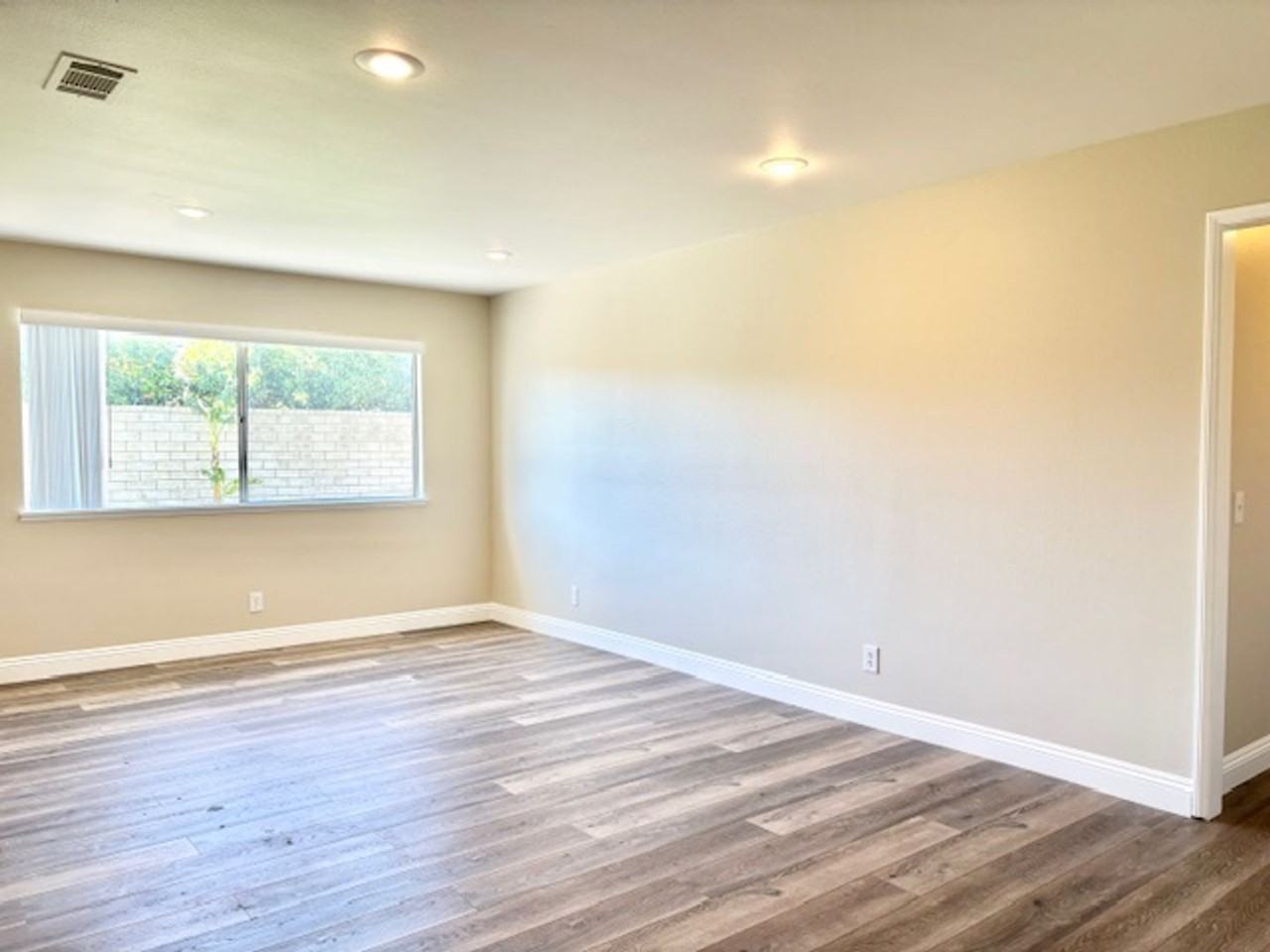 3120 Oarfish Ln - Photo 4 of 33
