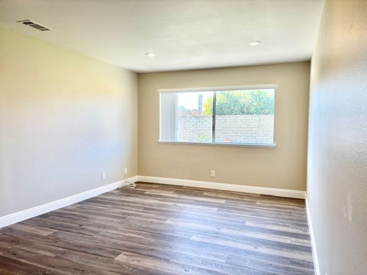 3120 Oarfish Ln - Photo 5 of 33