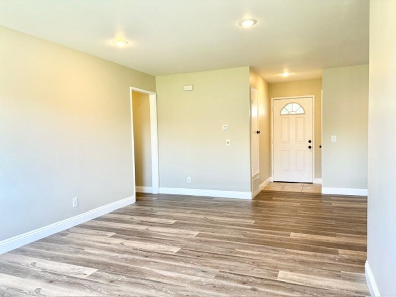 3120 Oarfish Ln - Photo 6 of 33