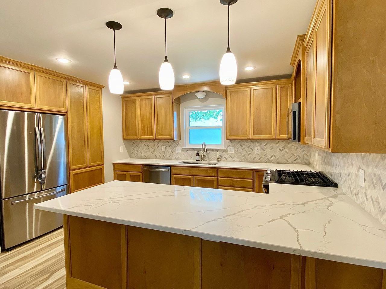 913 Rolling Hills Ter - Photo 3 of 28