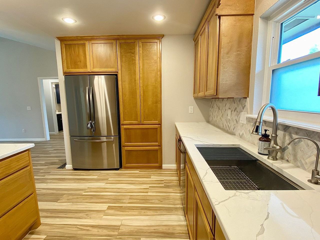 913 Rolling Hills Ter - Photo 7 of 28