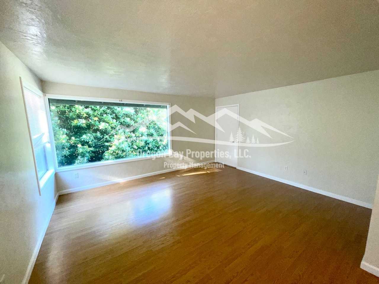 Crestview Dr Duplex - Photo 2 of 17