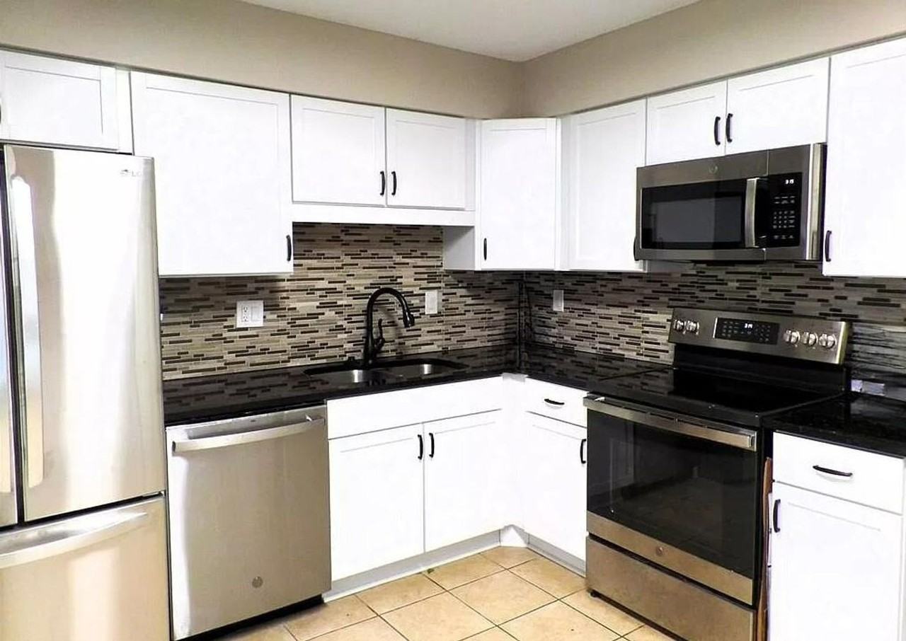 8716 N Chatham Ave - Photo 7 of 30