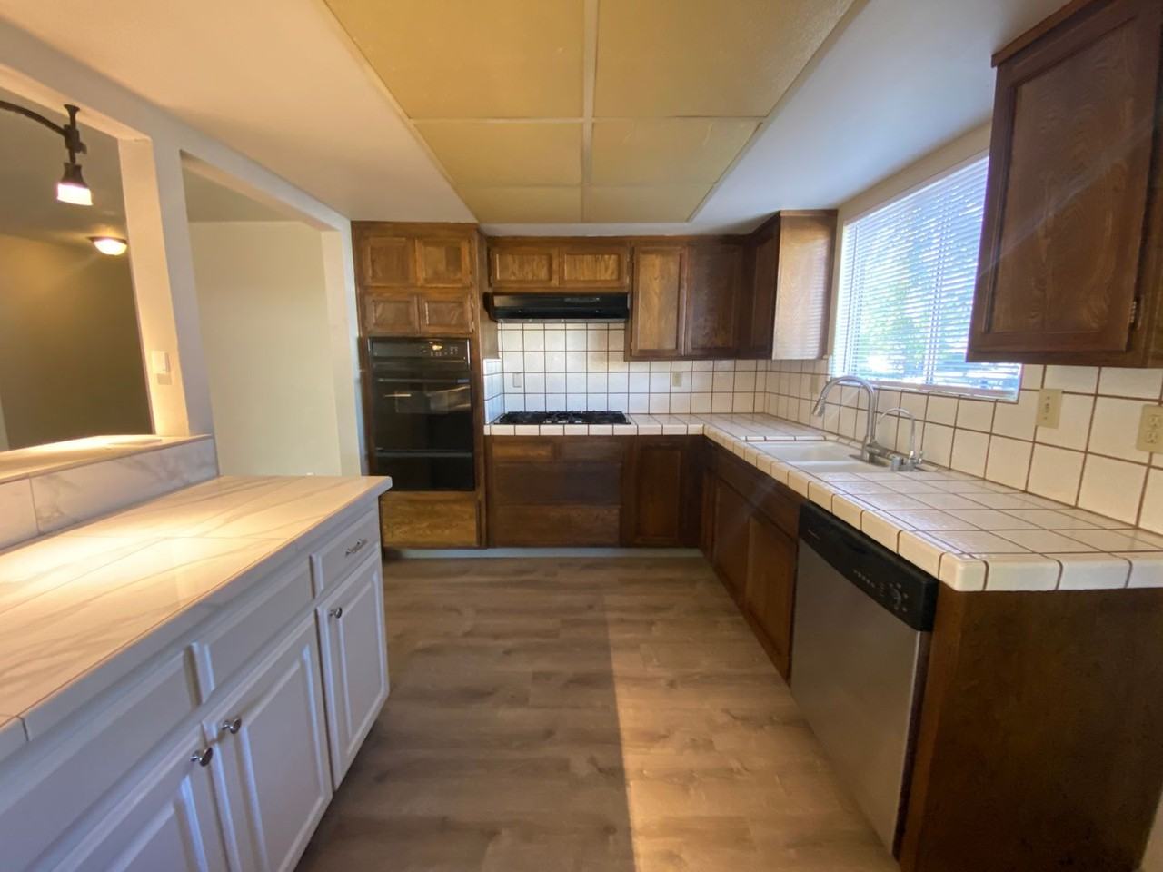 448 N Villa Ave - Photo 3 of 27