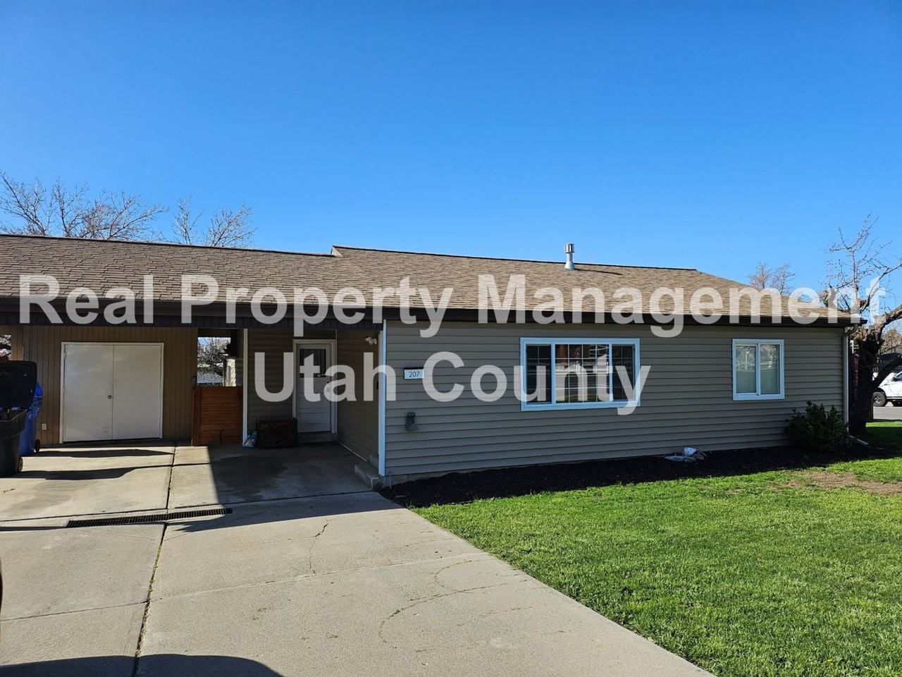 207 W 800 S - Photo 2 of 26