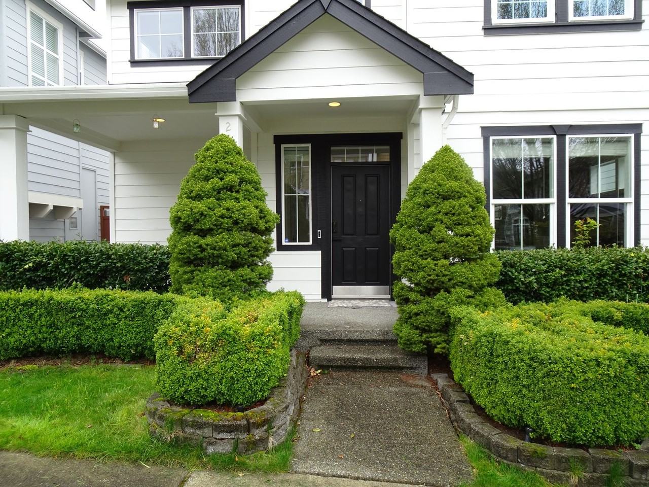 2417 31st Ave Ne - Photo 2 of 50