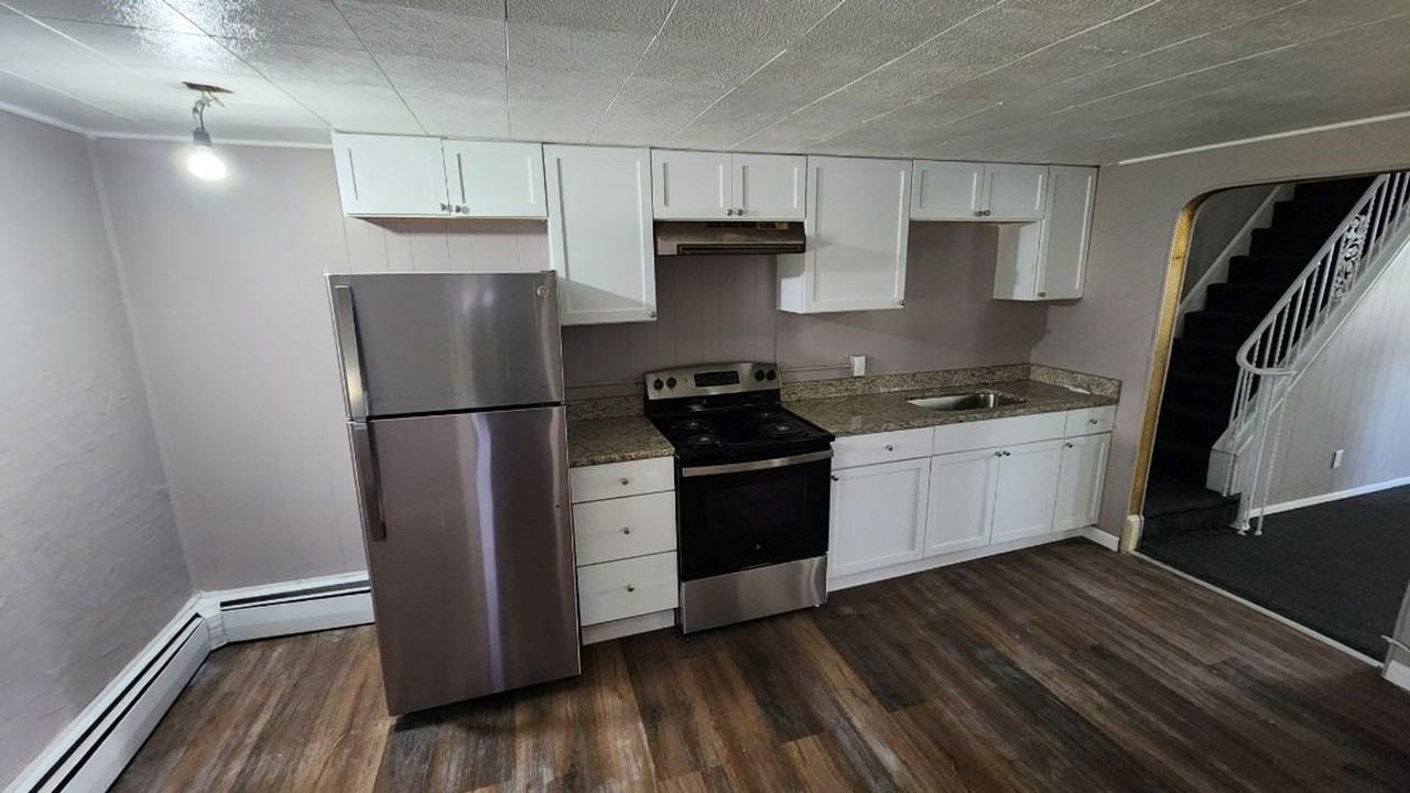 70 Dean St - Photo 2 of 15