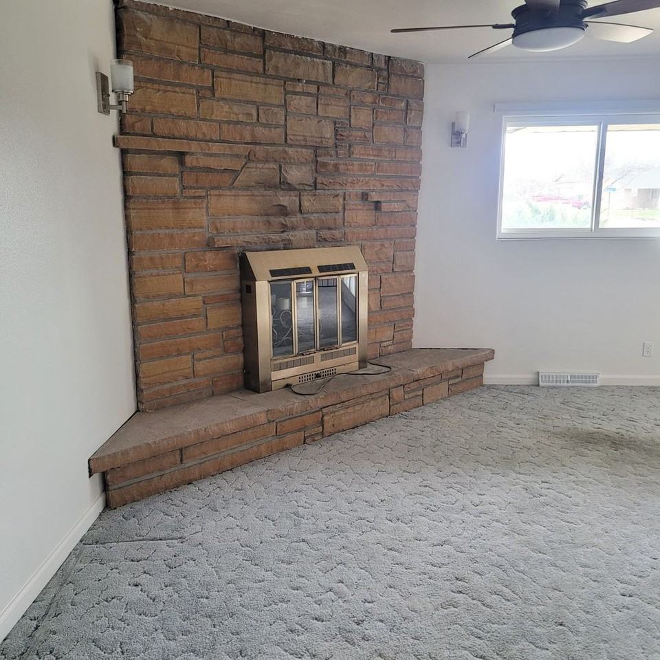 2636 Hickory Dr - Photo 3 of 17