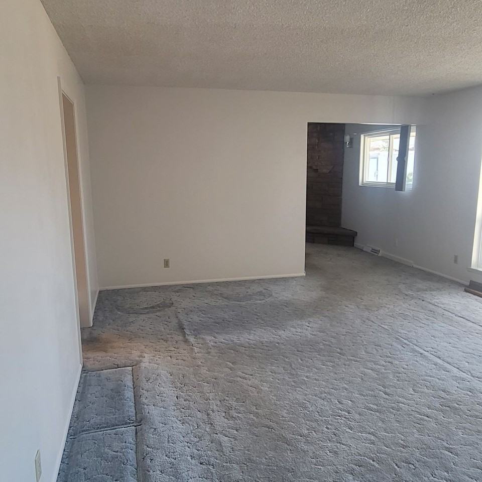 2636 Hickory Dr - Photo 4 of 17