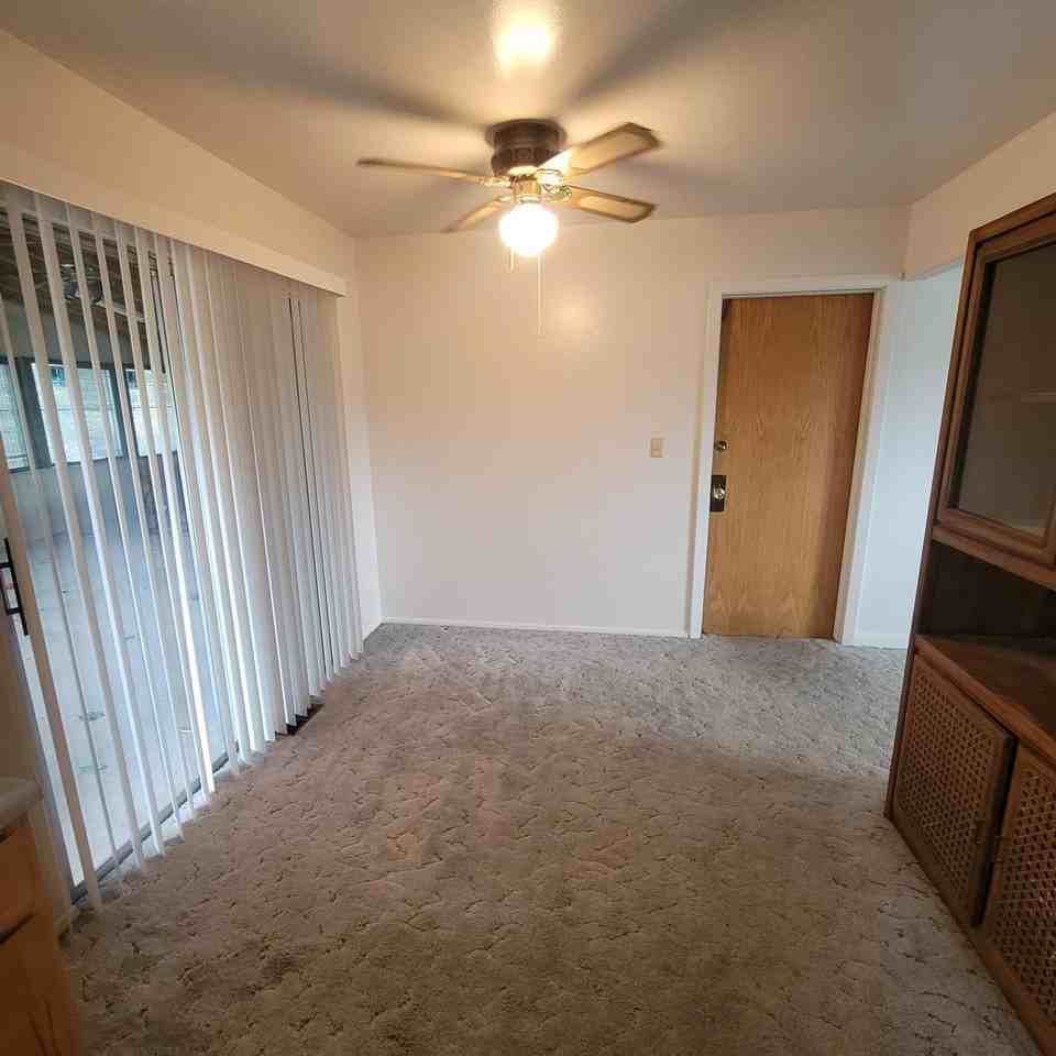 2636 Hickory Dr - Photo 5 of 17