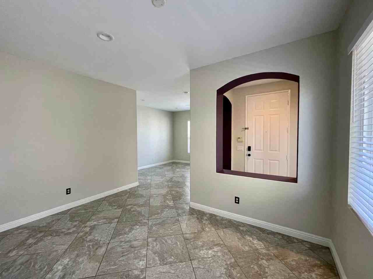 613 Lee Cir - Photo 2 of 27