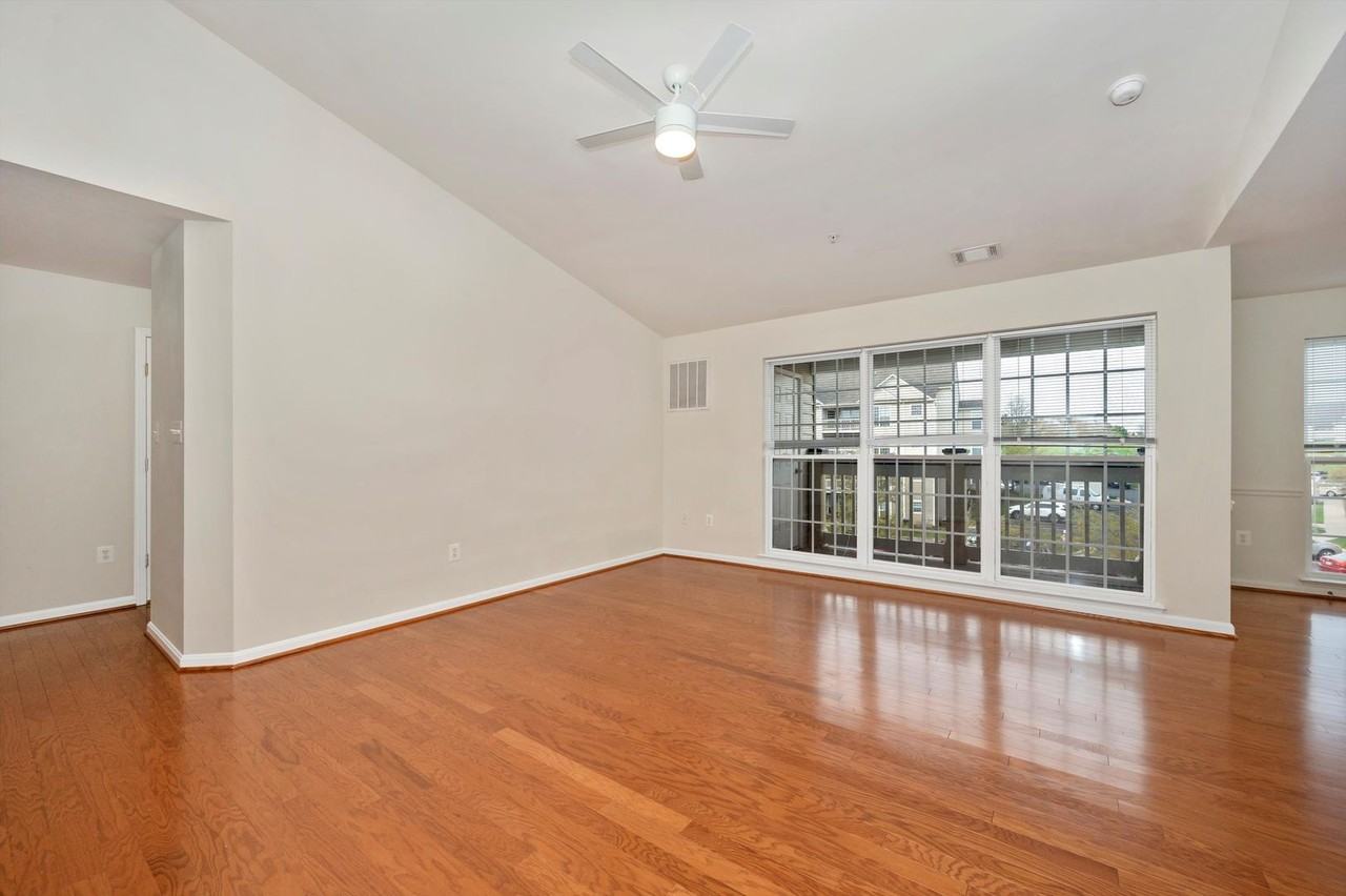 2501 Hemingway Dr - Photo 5 of 50