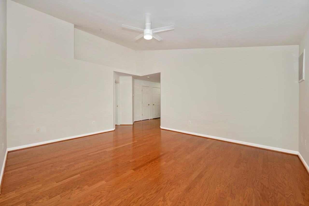 2501 Hemingway Dr - Photo 7 of 50