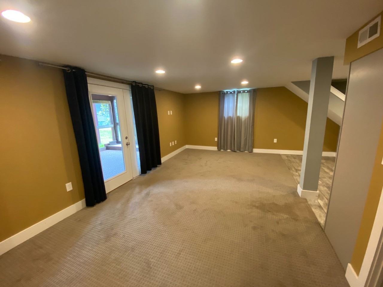 615 Continental Dr - Photo 5 of 16