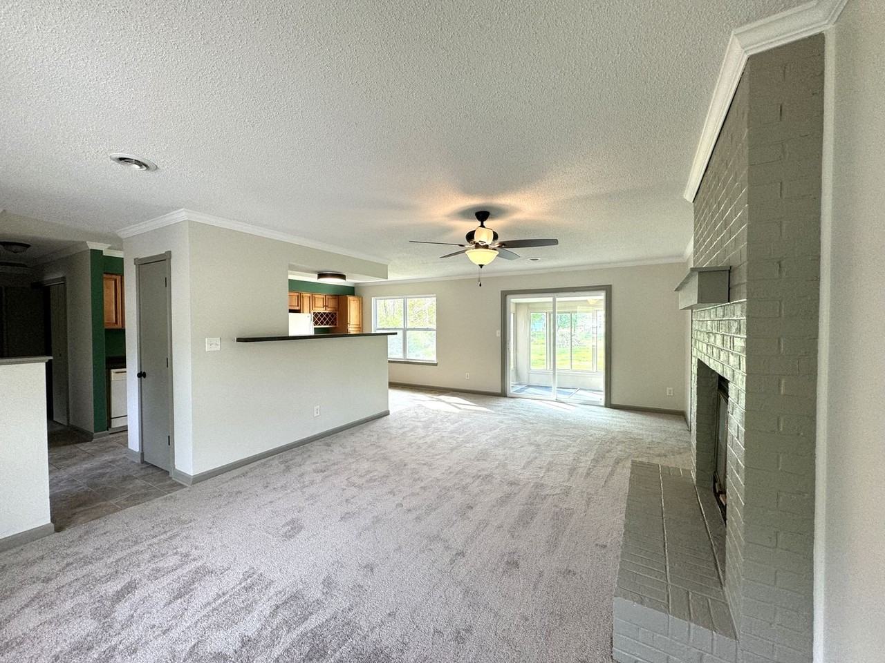 833 Mill River Rd - Photo 4 of 23