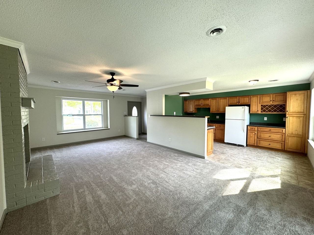 833 Mill River Rd - Photo 5 of 23