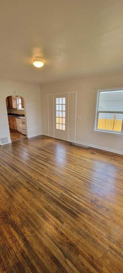 1208 E North Ave - Photo 2 of 9