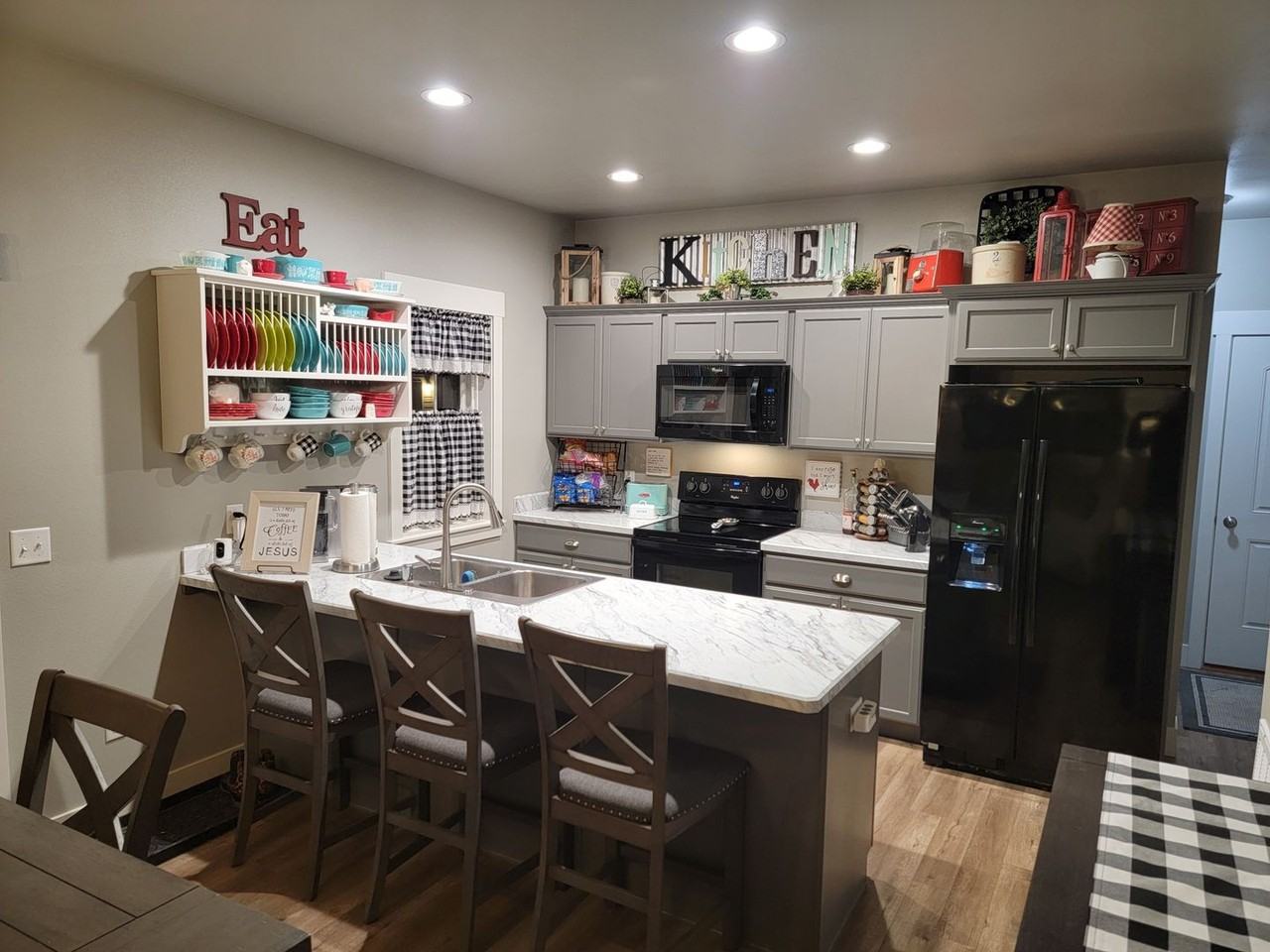 1645 Island View Dr - Photo 2 of 8