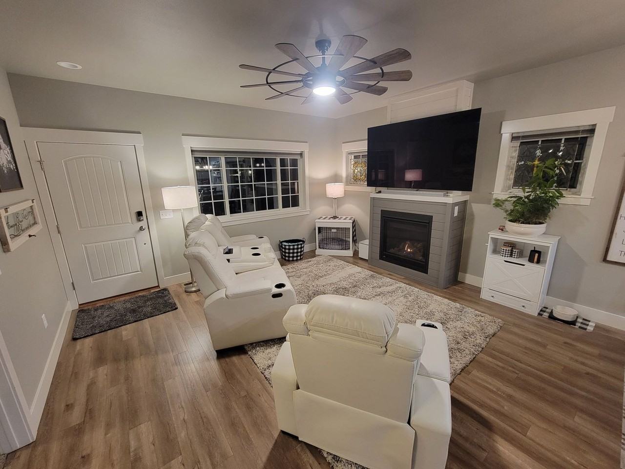 1645 Island View Dr - Photo 4 of 8