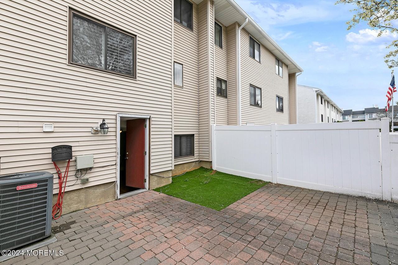 173 Clubhouse Dr - Photo 3 of 26