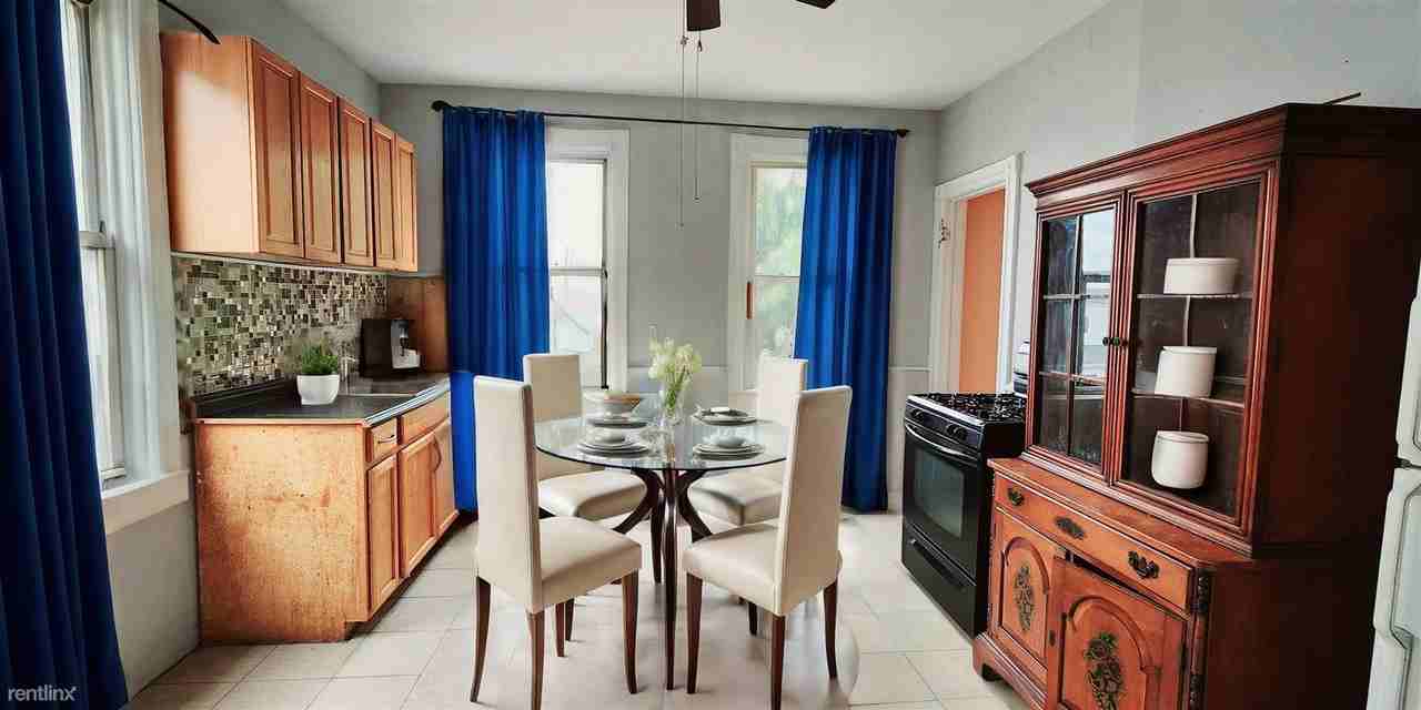 217 6th St - Photo 3 of 4