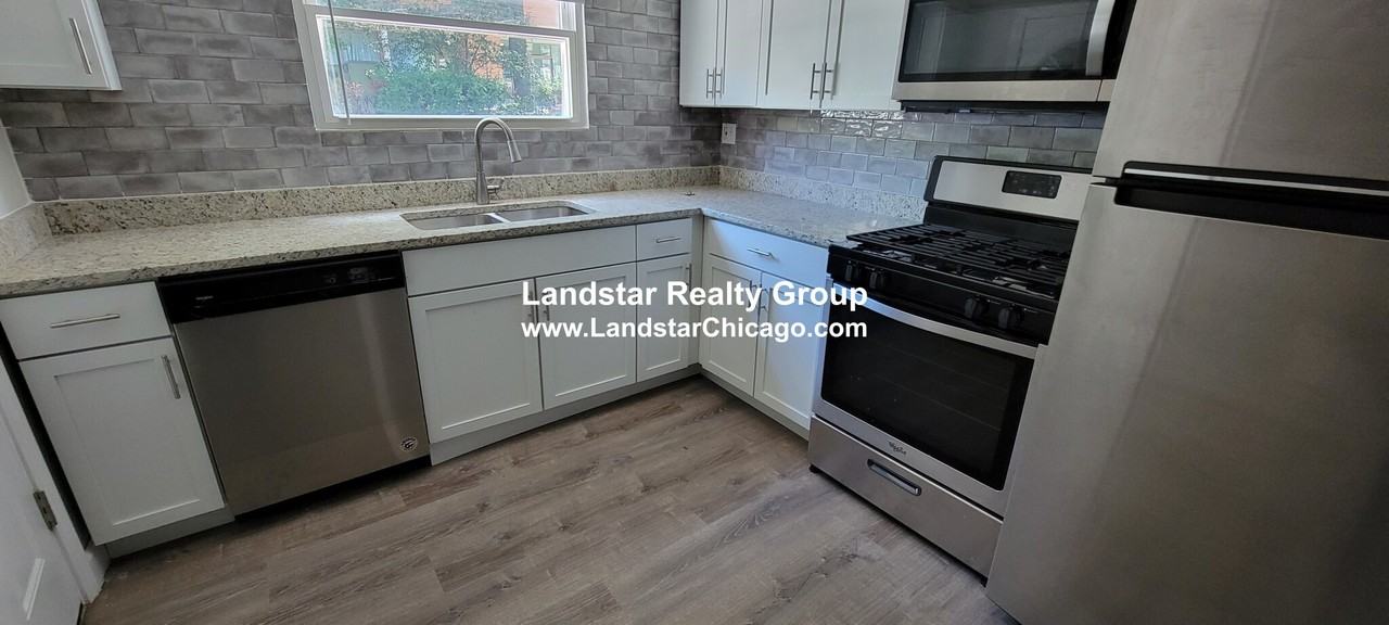 1321 W Sherwin Ave #GB - Photo 2 of 11