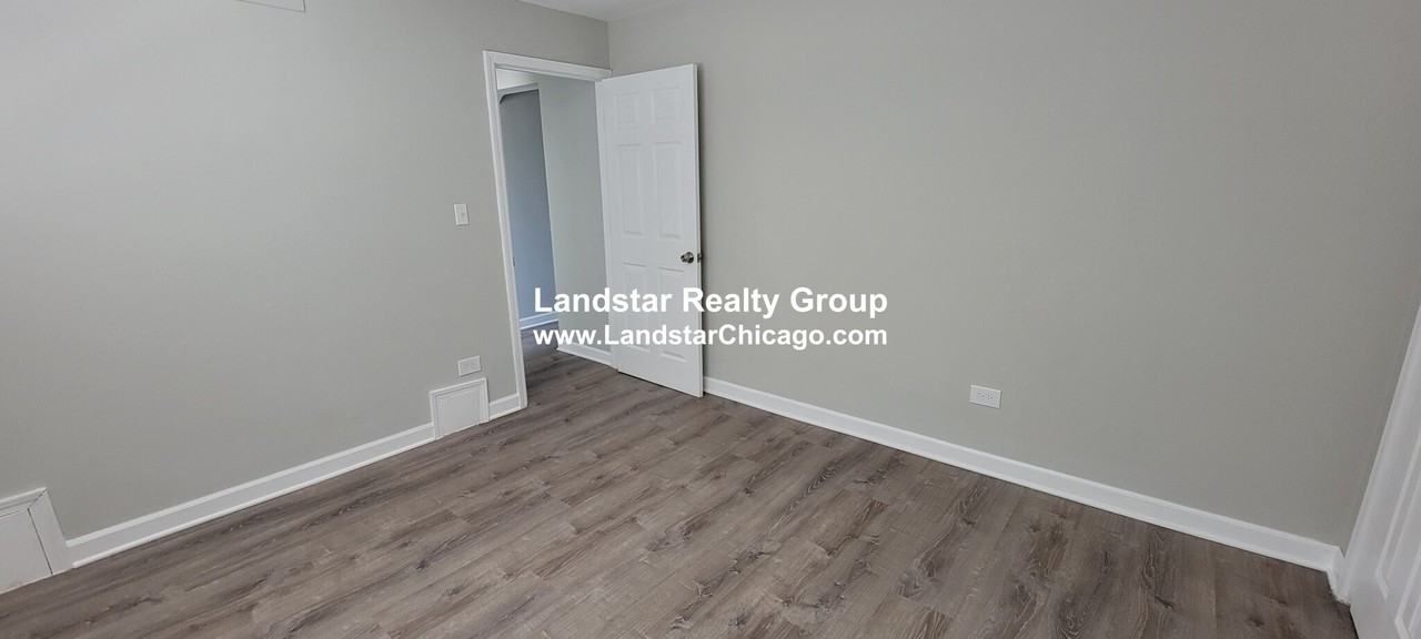 1321 W Sherwin Ave #GB - Photo 5 of 11