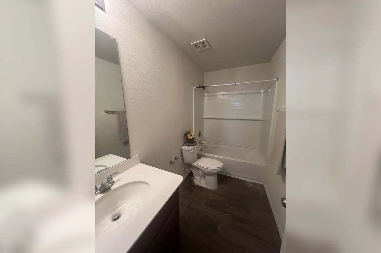 1228 Waggoner Dr - Photo 3 of 10