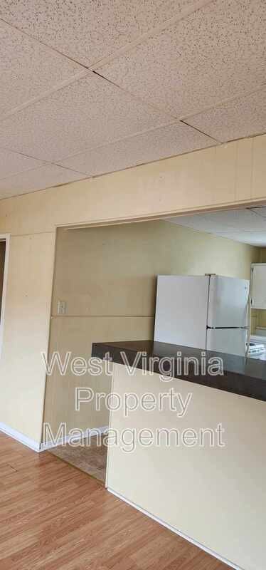 207 Charles St #2 - Photo 5 of 9