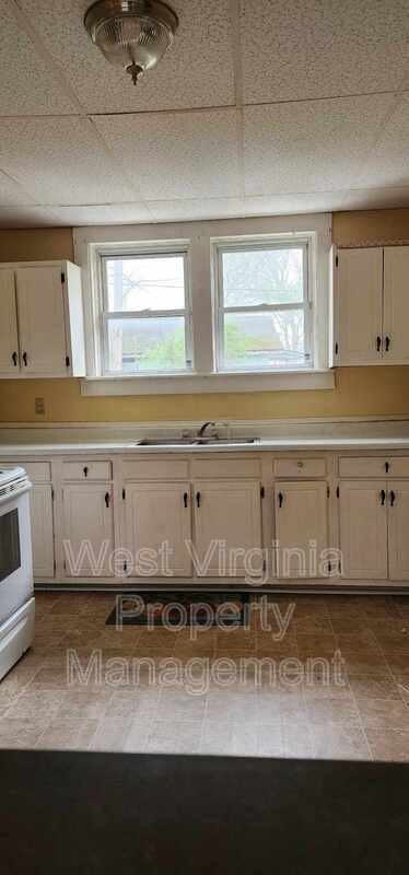 207 Charles St #2 - Photo 6 of 9