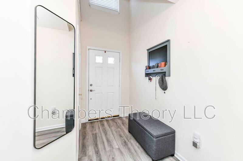 6955 Cromarty Dr - Photo 3 of 34