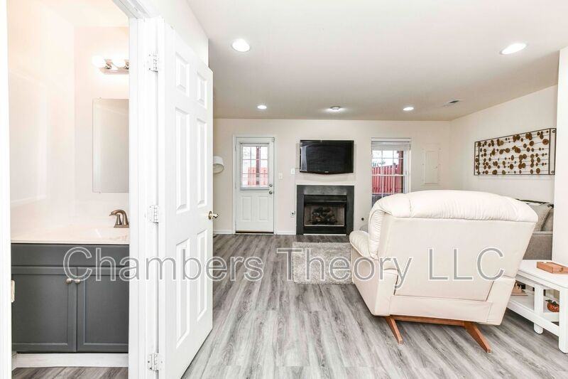 6955 Cromarty Dr - Photo 5 of 34