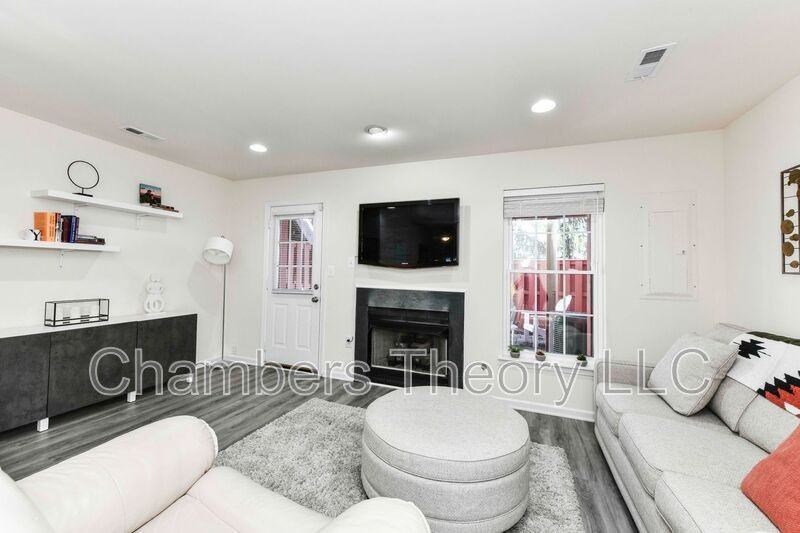 6955 Cromarty Dr - Photo 7 of 34