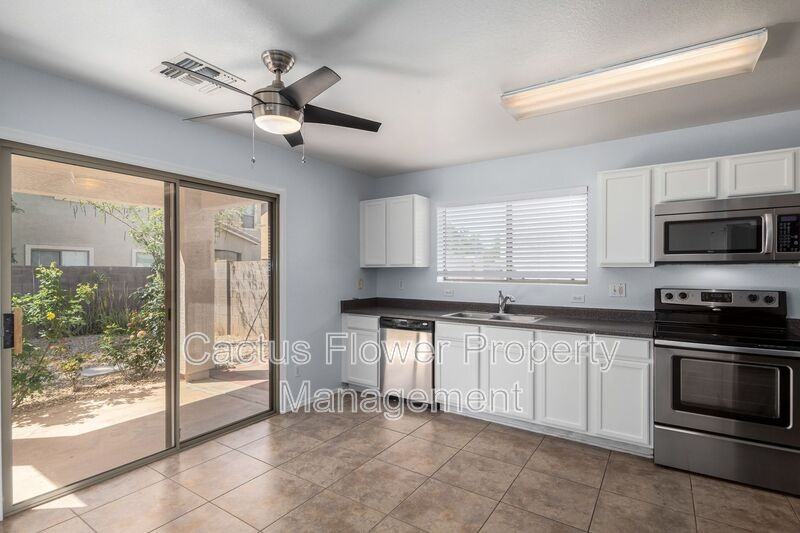 2464 S Nielson St - Photo 4 of 27