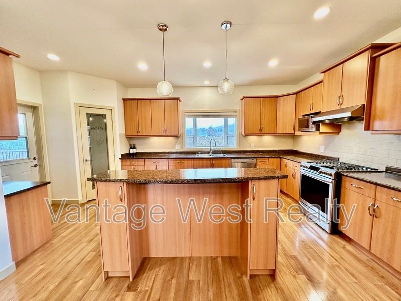 3201 Reid Rd - Photo 2 of 50