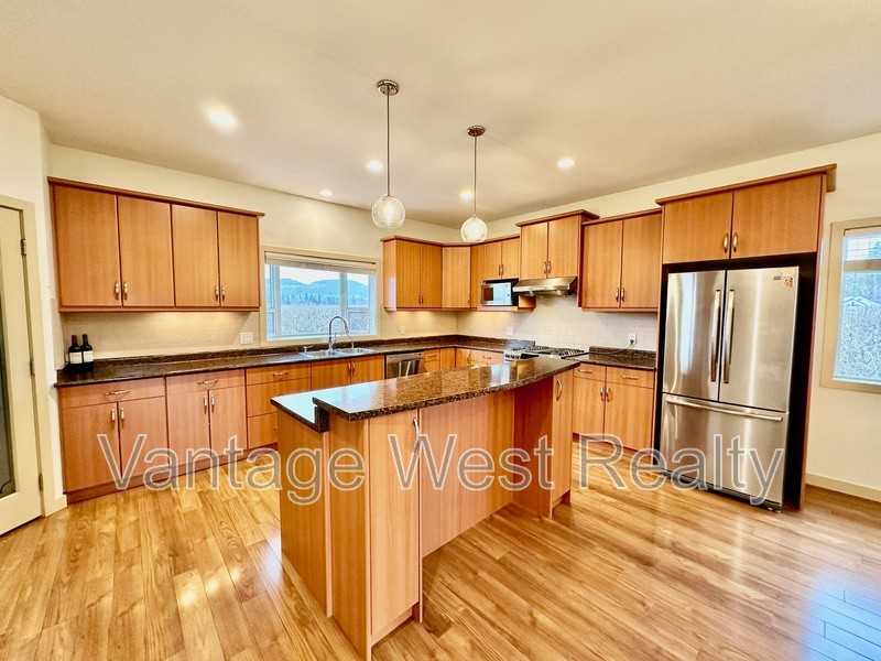 3201 Reid Rd - Photo 3 of 50