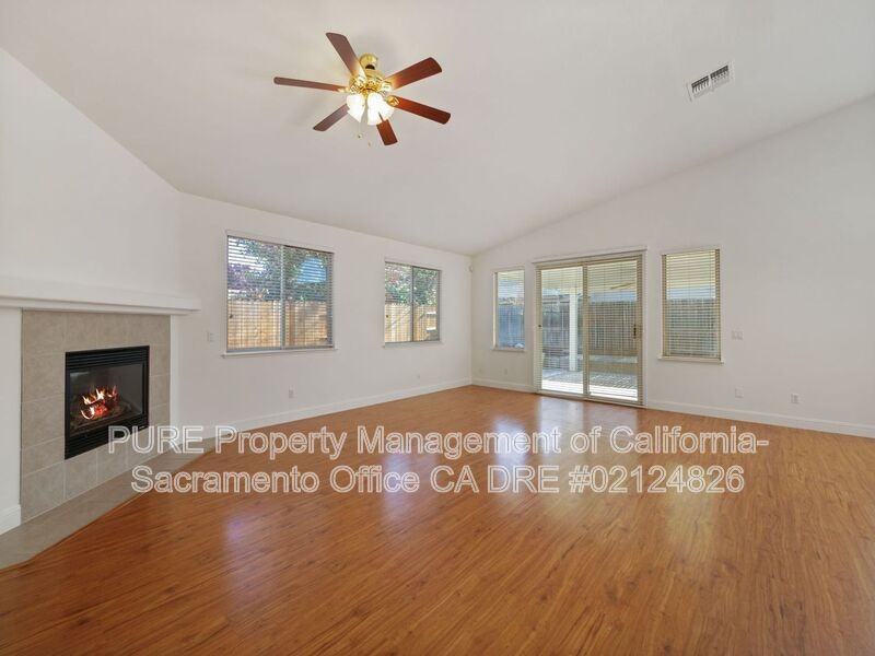 1732 Bamboo St - Photo 3 of 40