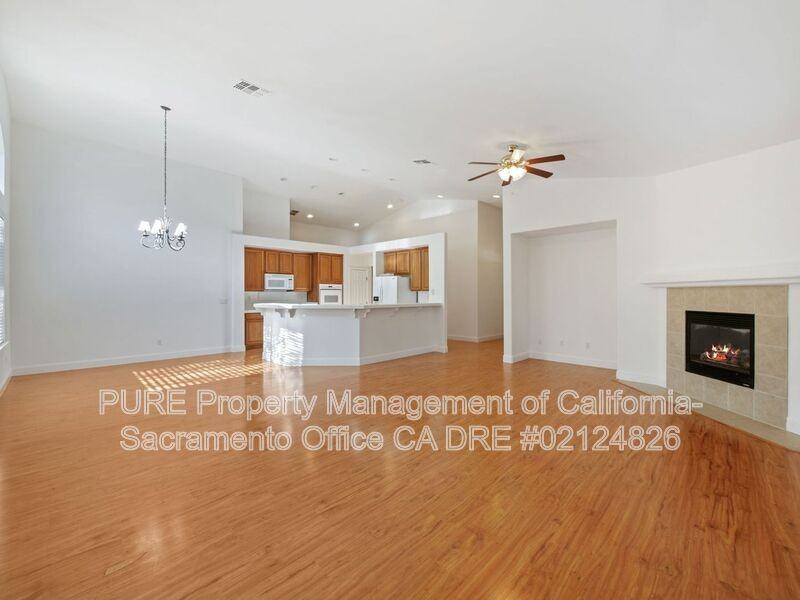 1732 Bamboo St - Photo 4 of 40