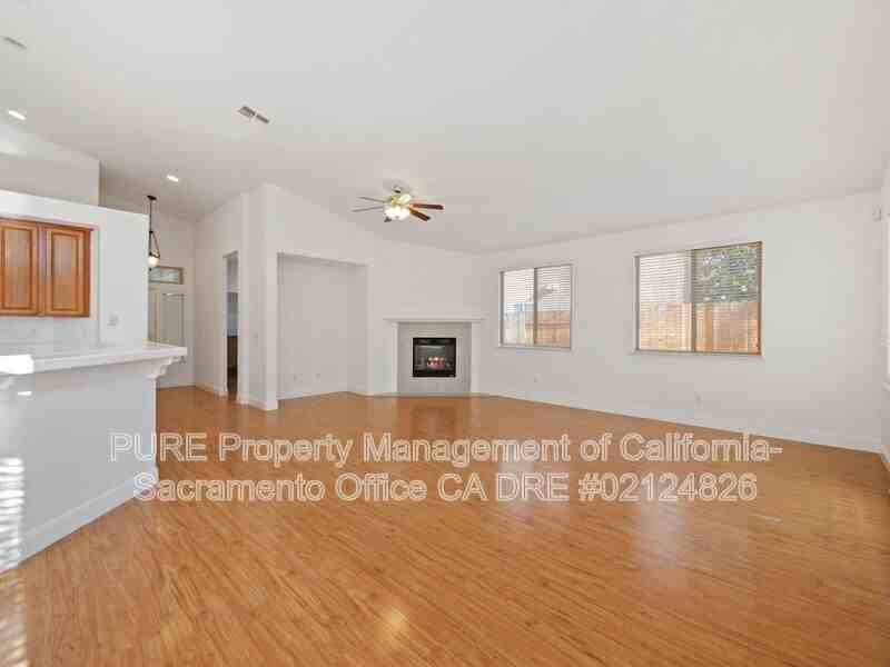 1732 Bamboo St - Photo 5 of 40