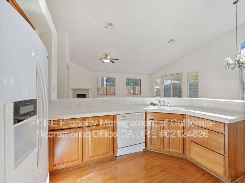 1732 Bamboo St - Photo 7 of 40