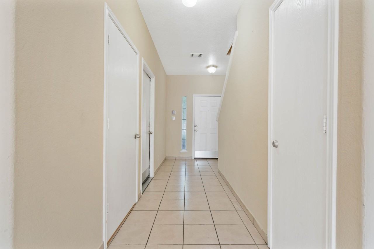 4154 Copano Bay - Photo 4 of 28