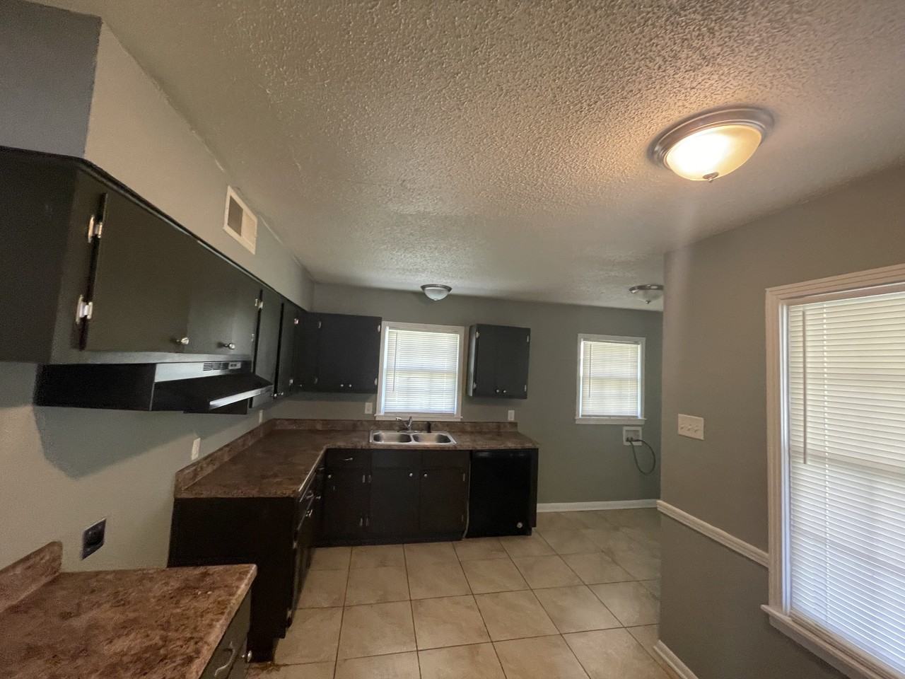 4806 Blanding Cv - Photo 3 of 5