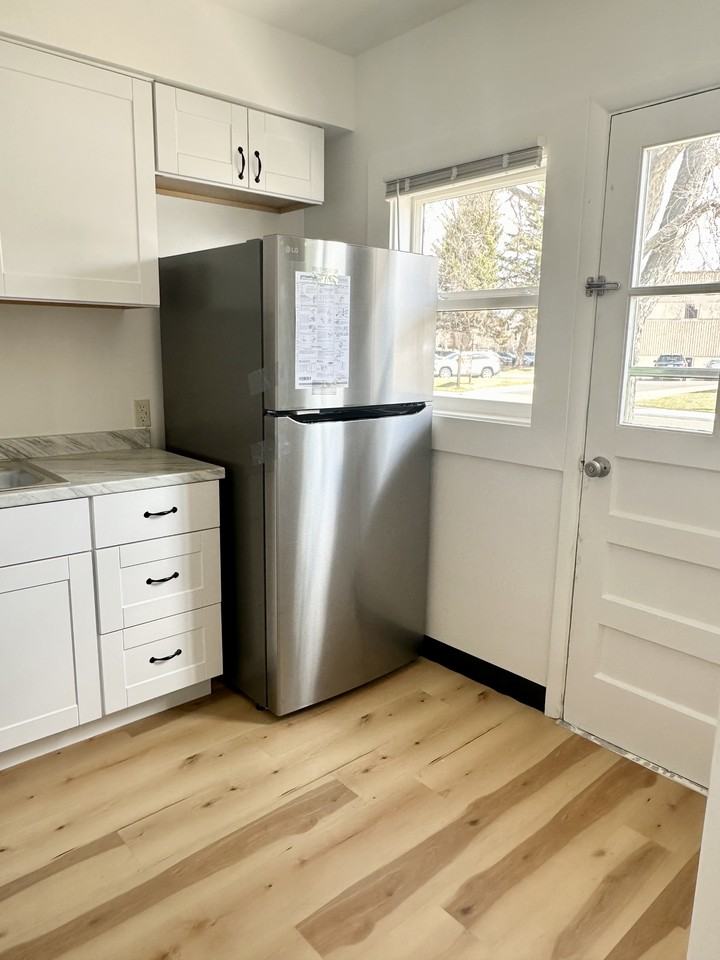 720 E 17Th St - Photo 3 of 10