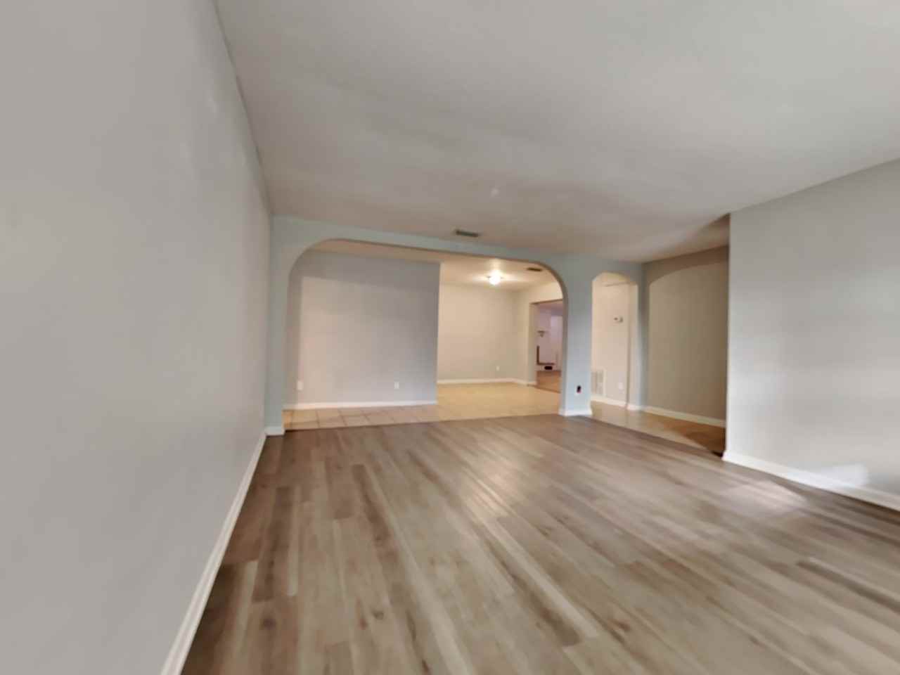 1046 La Marche Dr - Photo 2 of 21