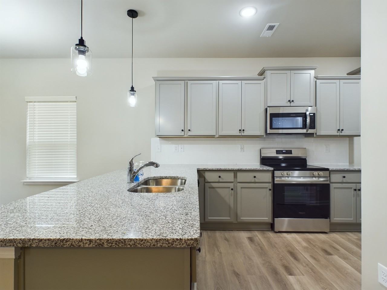 4036 Stoneygreen Ln - Photo 3 of 25