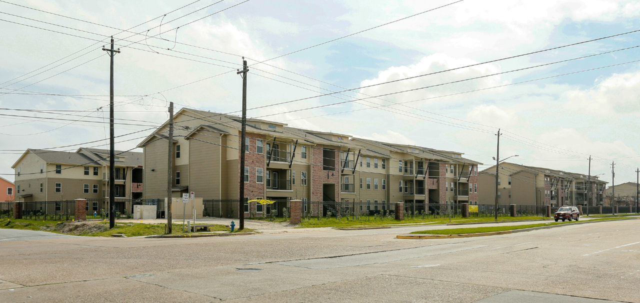 AveCDC Terrace II - Photo 4 of 7