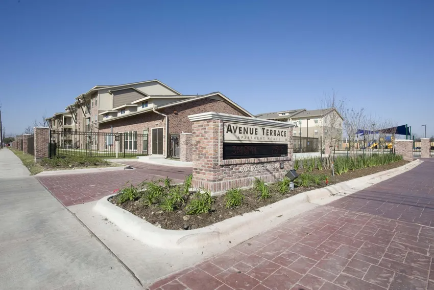 AveCDC Terrace II - Photo 2 of 7