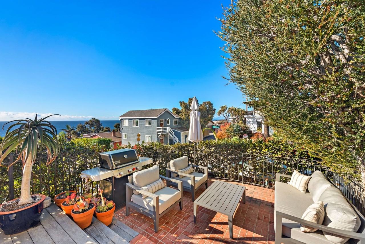 31966 10th Ave - Photo 3 of 23