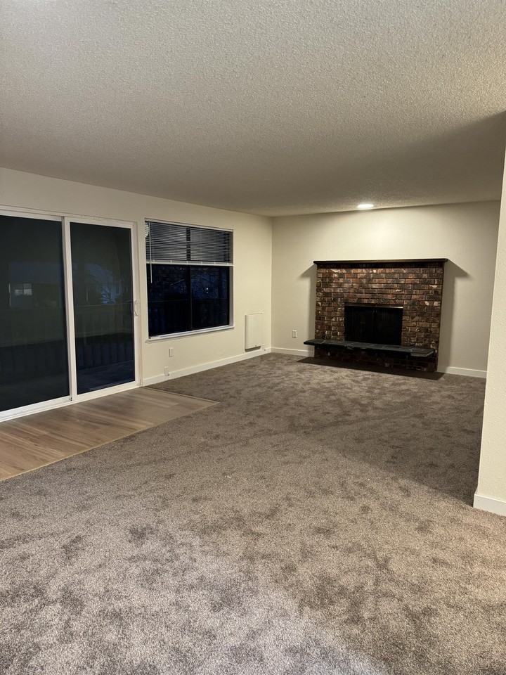 3252 Se Goldmaur Ct #1 - Photo 3 of 18