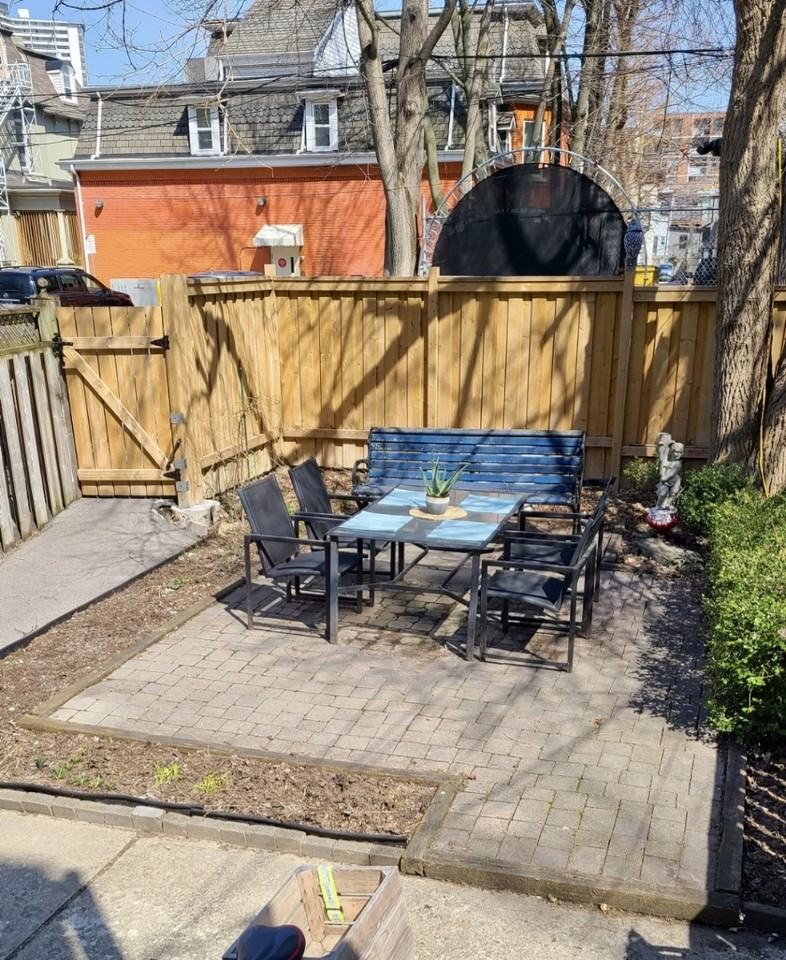 77 Homewood Ave - Photo 2 of 11